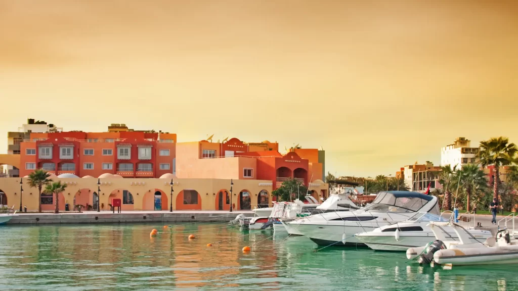 Hurghada city trip: Mosque, churches, old town & local markets